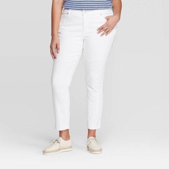 white denim ankle jeans